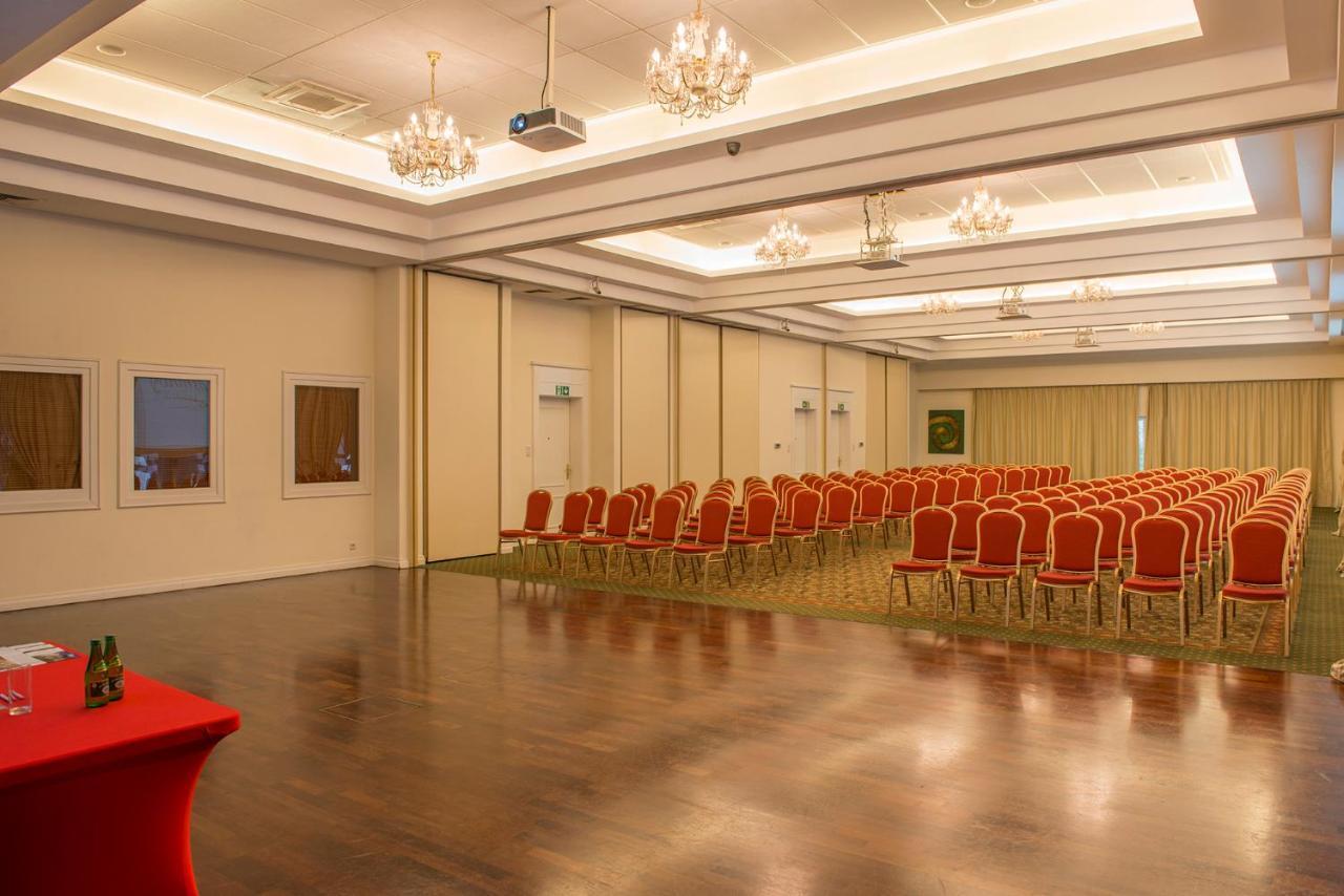 Отель Klub Sosnowy Варшава Экстерьер фото